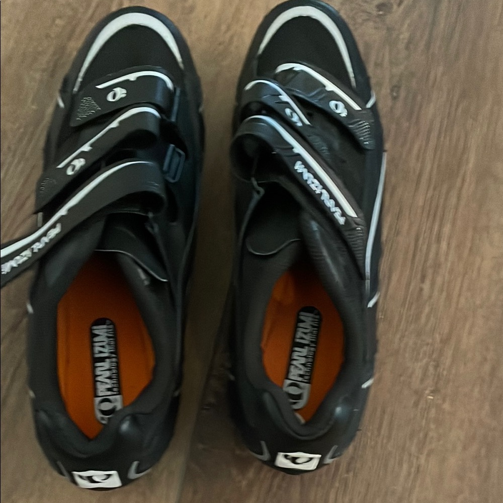 Pearl Izumi Athletic Shoes Black and Orange with Velcro Straps
